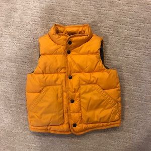 Gap Puffer vest unisex size 3T